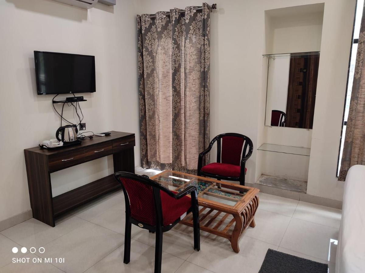 Hotel Axiom Prime Lucknow